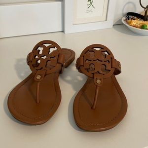 Tory Burch tan Sandel